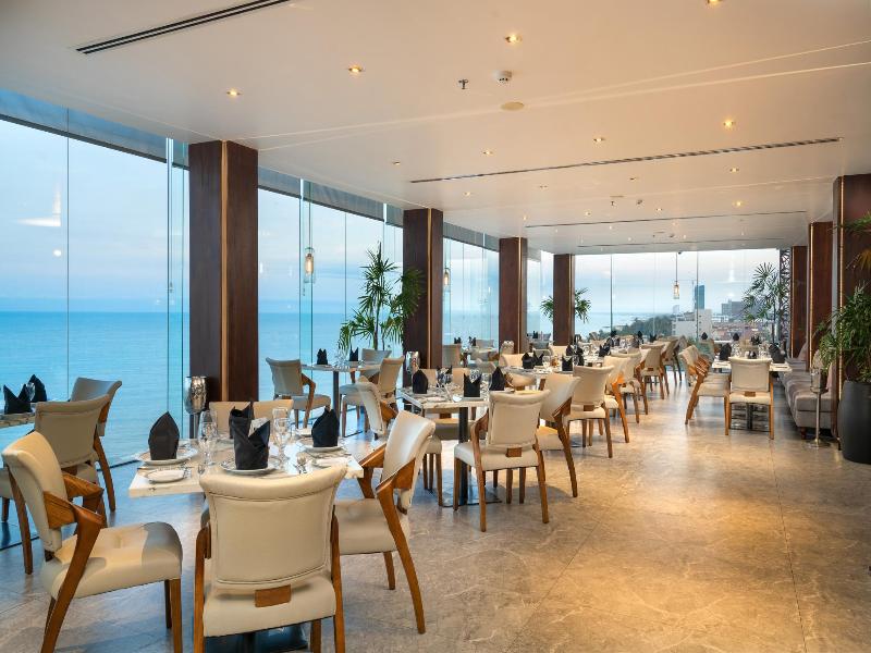 Regal Réseau Hotel & Spa image