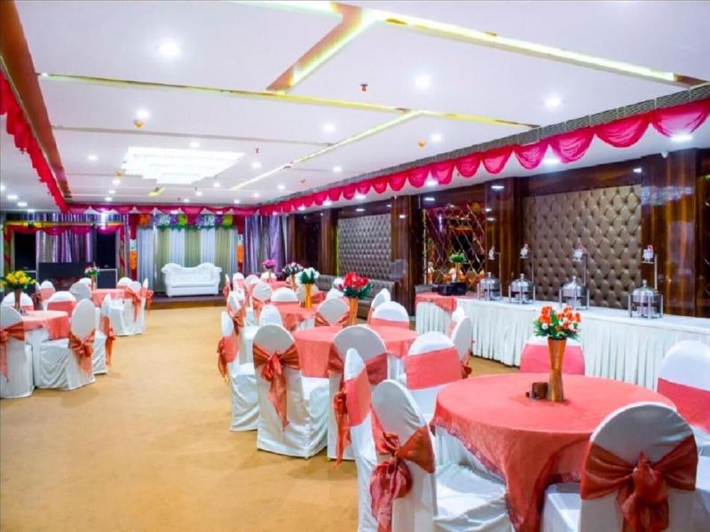 Ap Holiday Inn image