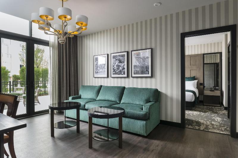 Lodge Kohler image
