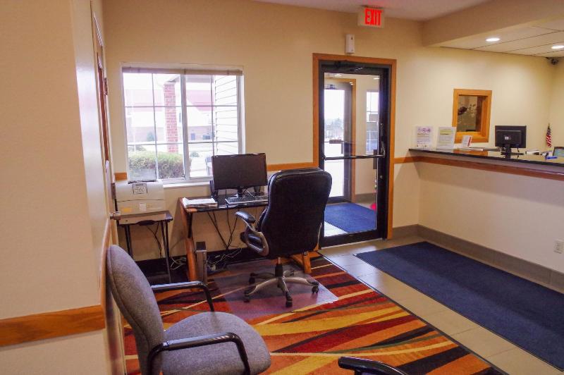 Dutch Inn And Suites image