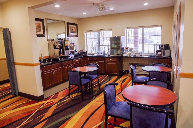 Dutch Inn And Suites image