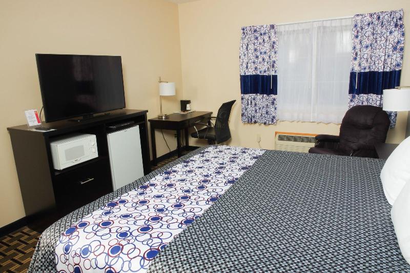 Dutch Inn And Suites image
