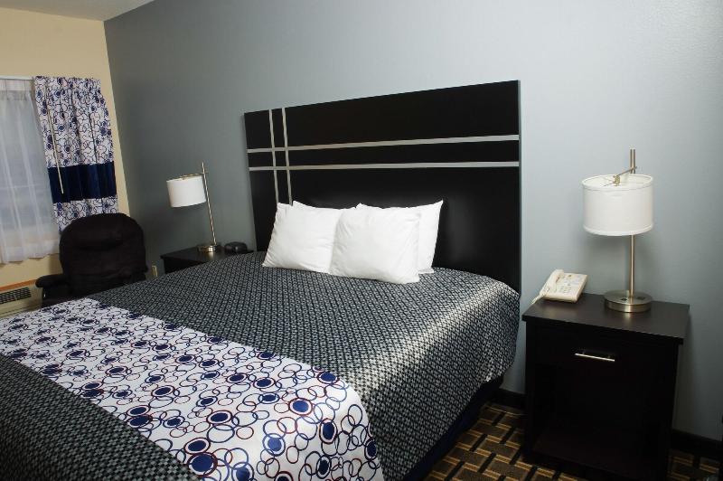 Dutch Inn And Suites image