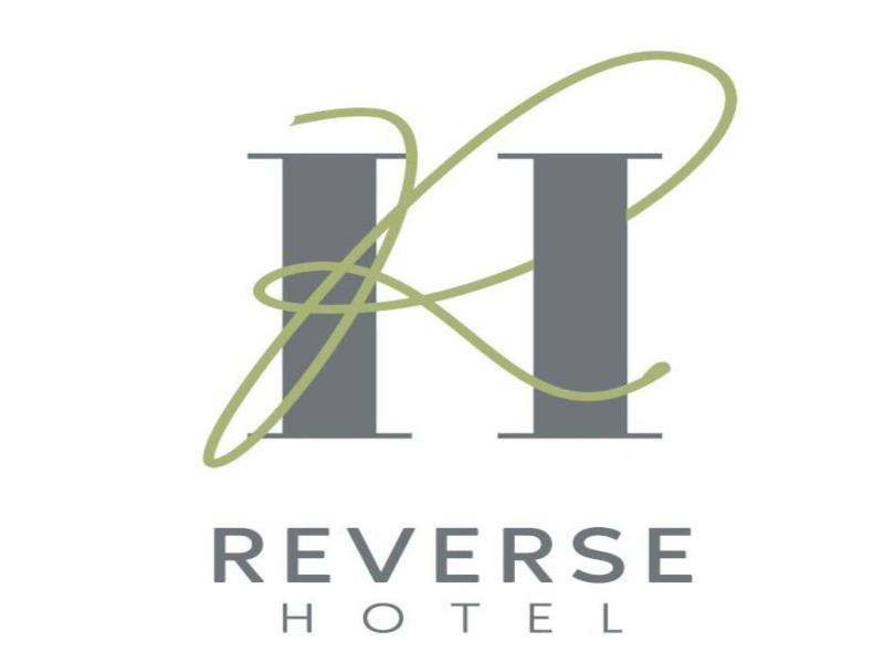Hotel Reverse image