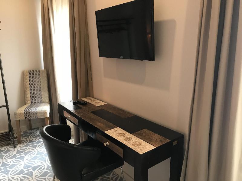 Royal Beach Hostel & Suites image