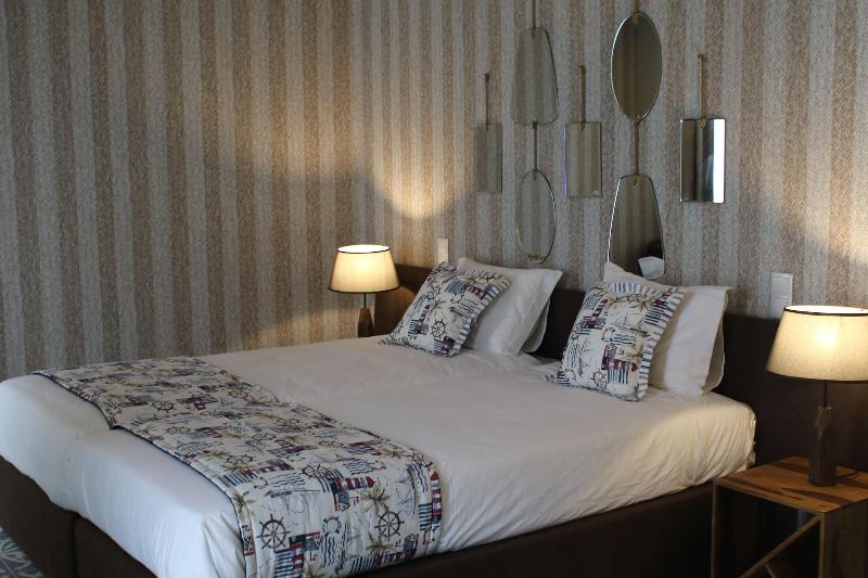 Royal Beach Hostel & Suites image