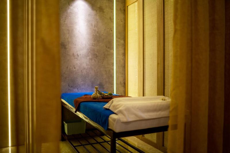 Royal Manison Hotel & Spa image