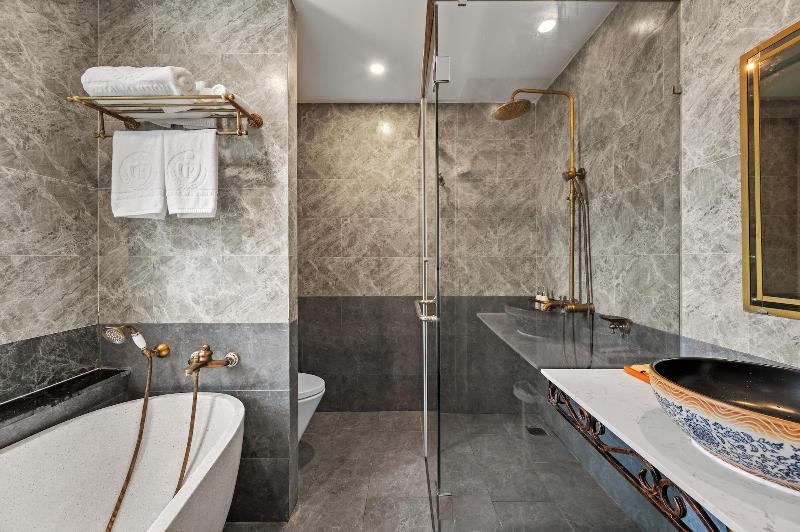 Royal Manison Hotel & Spa image