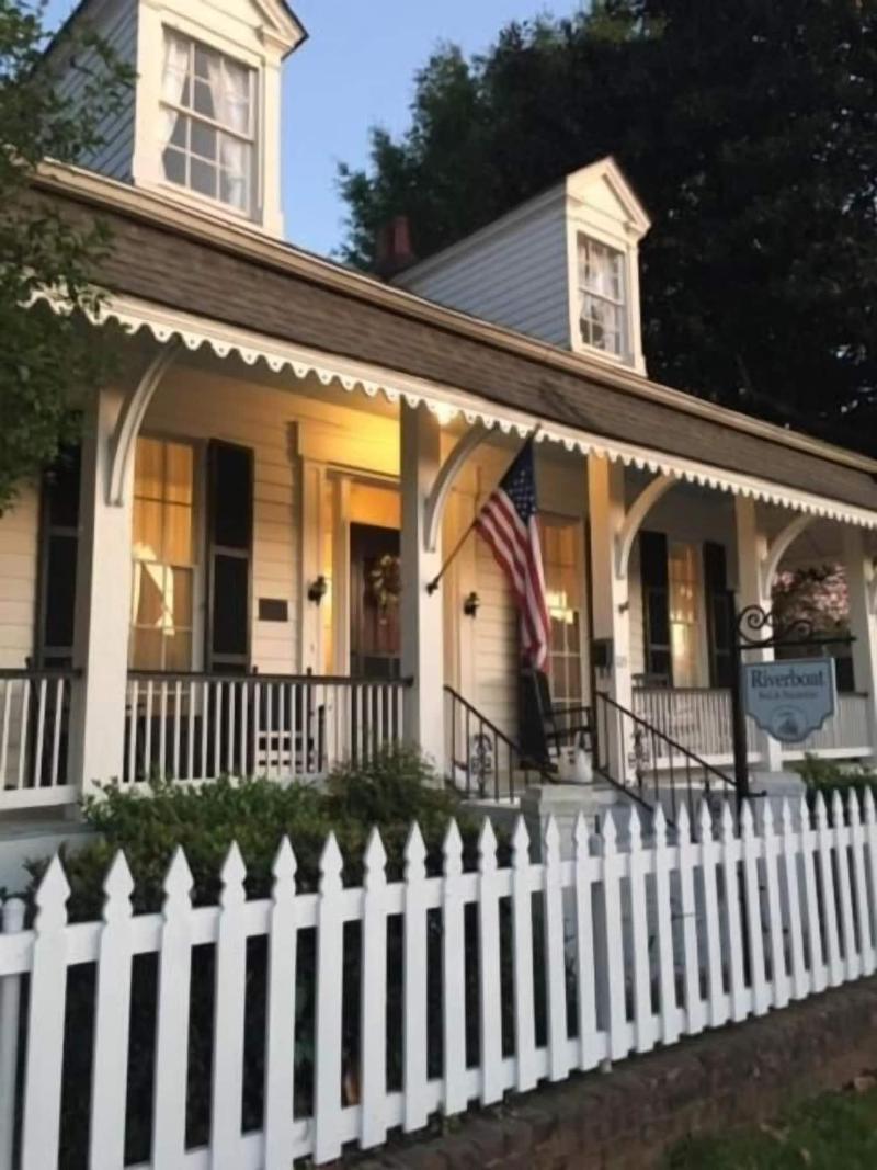 Riverboat Bed & Breakfast image