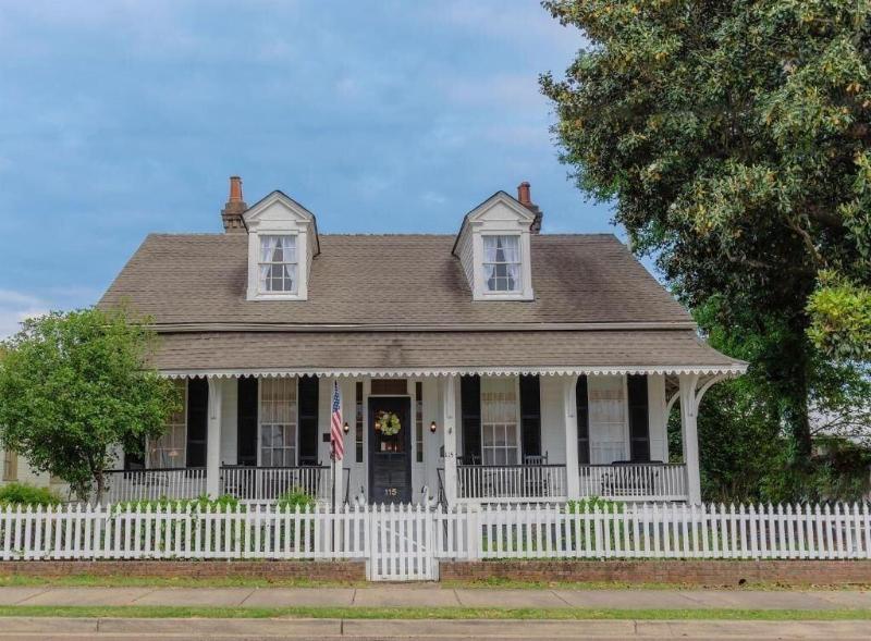 Riverboat Bed & Breakfast image