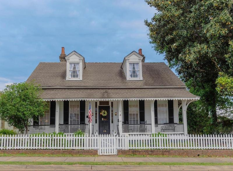 Riverboat Bed & Breakfast image