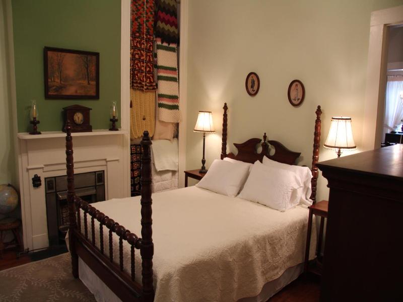 Riverboat Bed & Breakfast image