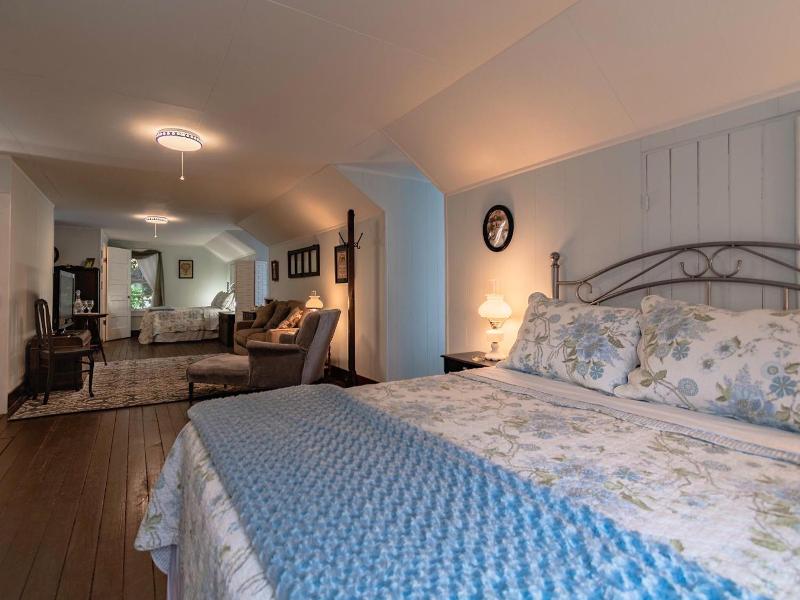 Riverboat Bed & Breakfast image