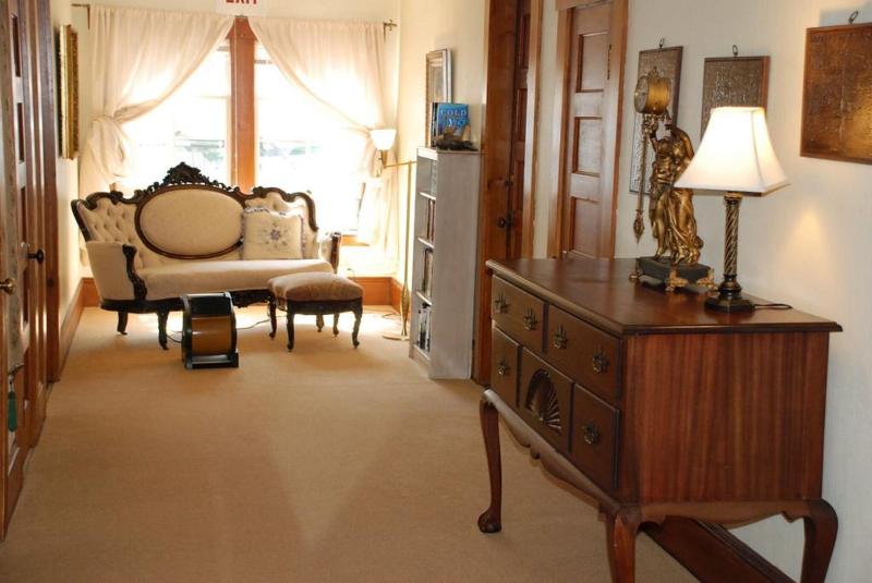 Follansbee Inn image