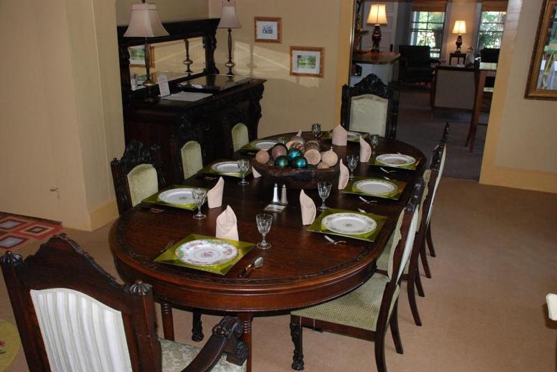 Follansbee Inn image