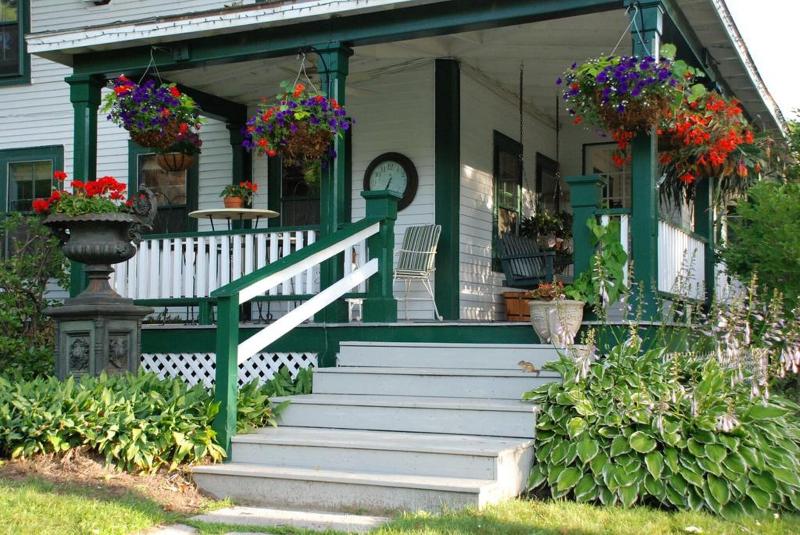 Follansbee Inn image