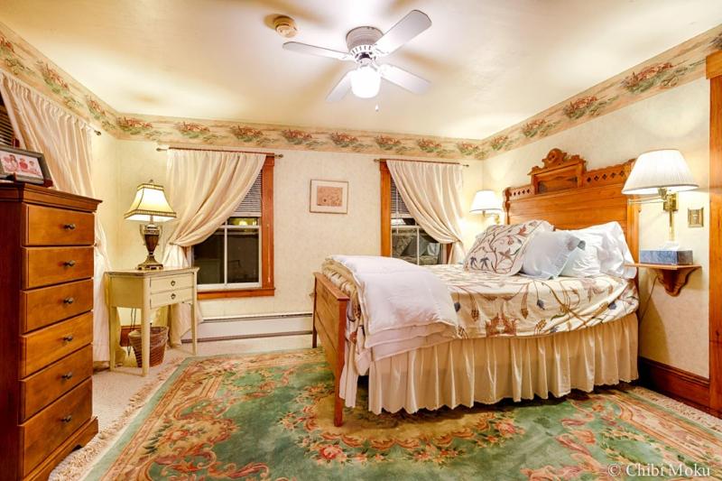 Follansbee Inn image