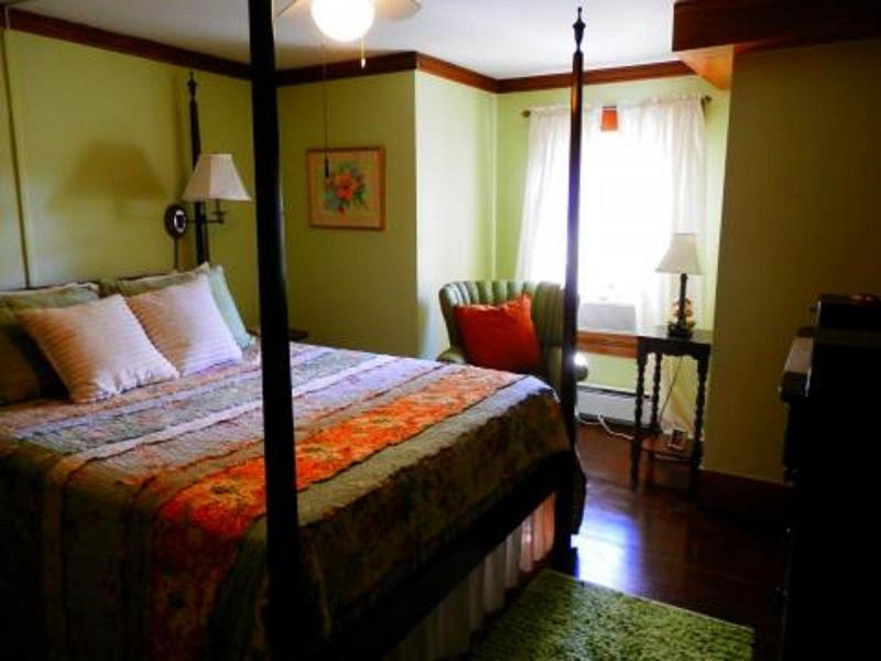 Follansbee Inn image