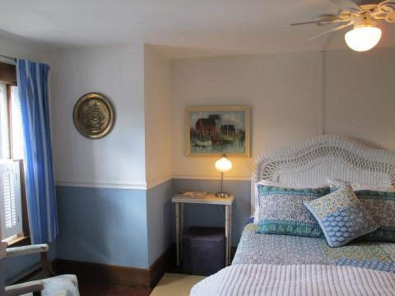 Follansbee Inn image
