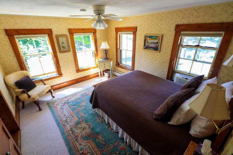 Follansbee Inn image