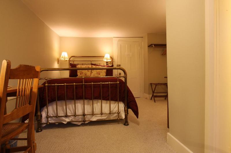 Follansbee Inn image