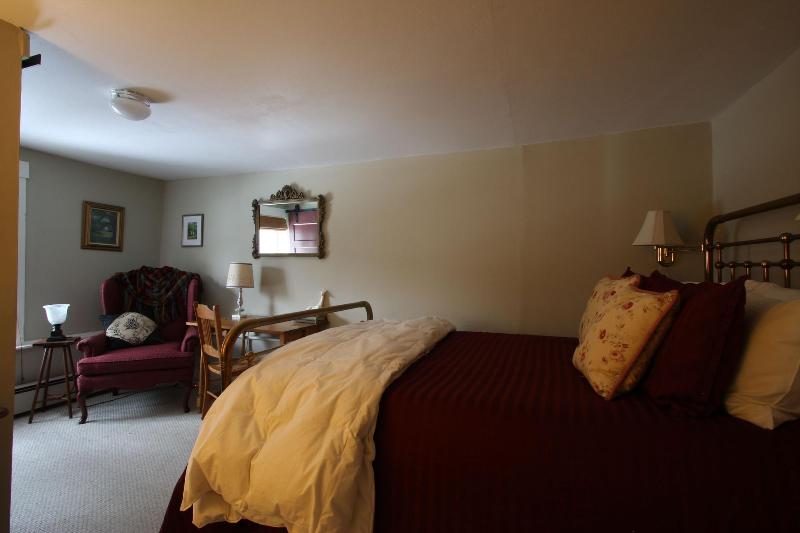 Follansbee Inn image