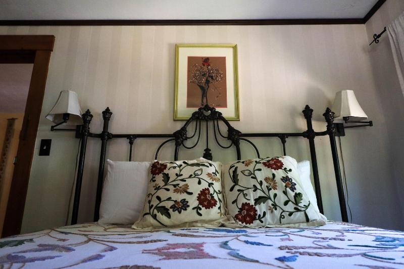 Follansbee Inn image
