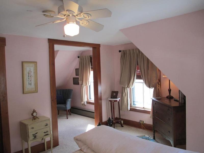 Follansbee Inn image