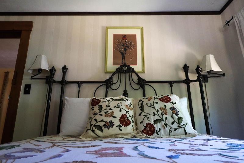 Follansbee Inn image
