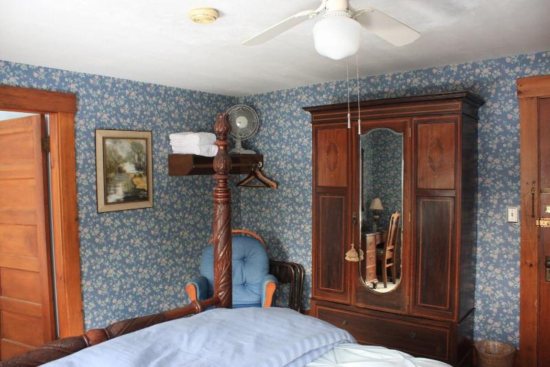Follansbee Inn image