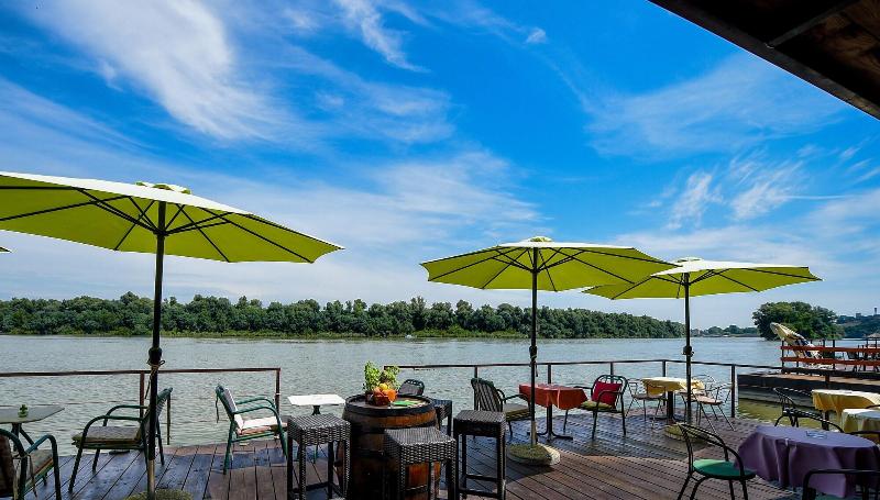 San Art Floating Hostel&Apartments image