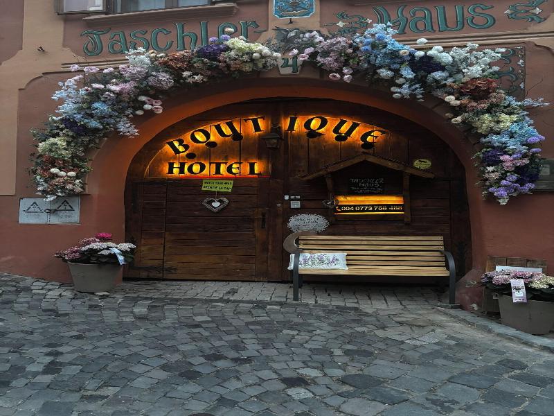 Taschler Haus Boutique