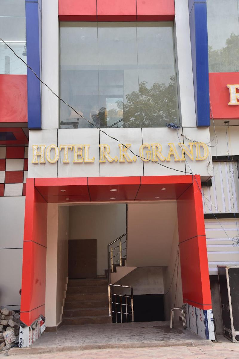 Hotel R K Grand — general view