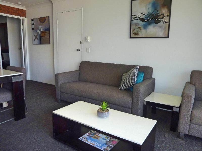 Jadran Motel & El Jays Holiday Lodge image