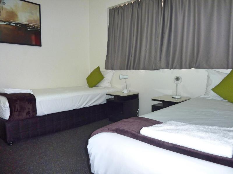 Jadran Motel & El Jays Holiday Lodge image