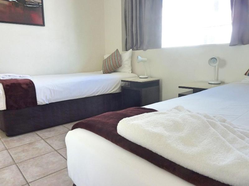 Jadran Motel & El Jays Holiday Lodge image