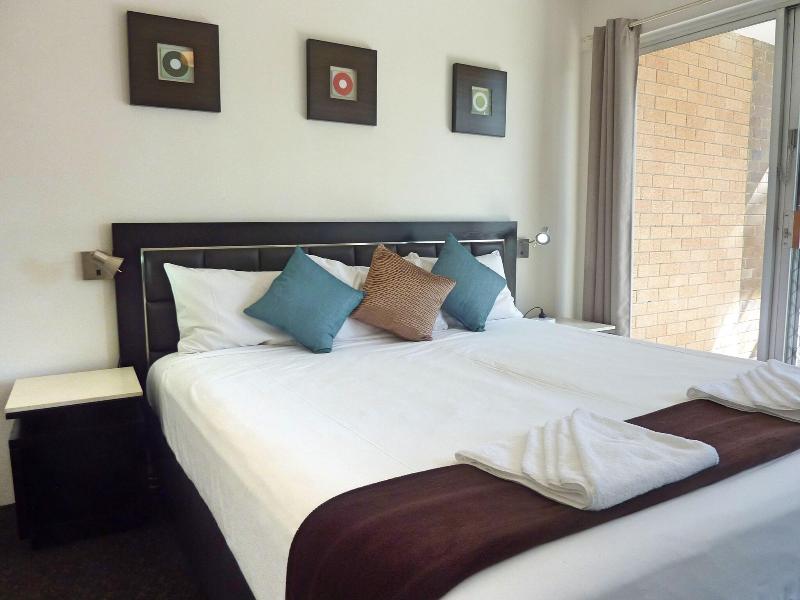 Jadran Motel & El Jays Holiday Lodge image