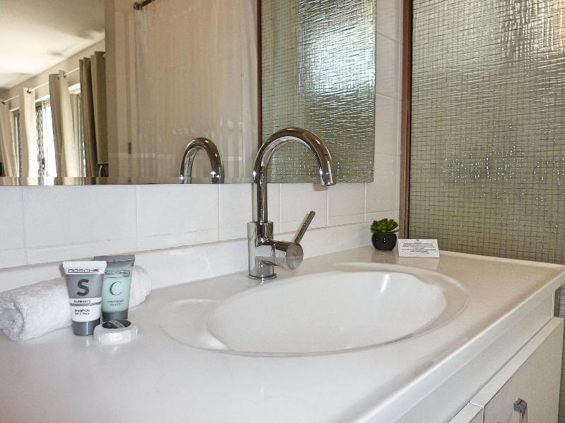 Jadran Motel & El Jays Holiday Lodge image