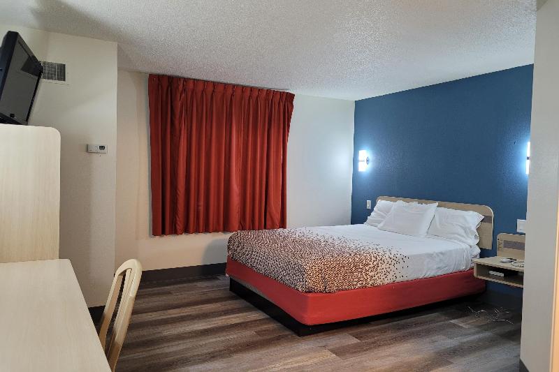 Modern Stay 39 Lakeview By OYO Minonk image