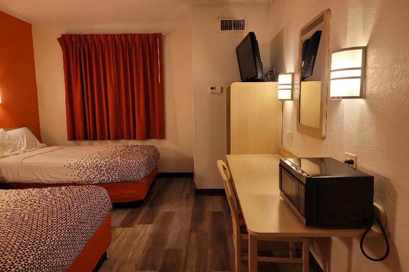 Modern Stay 39 Lakeview By OYO Minonk image