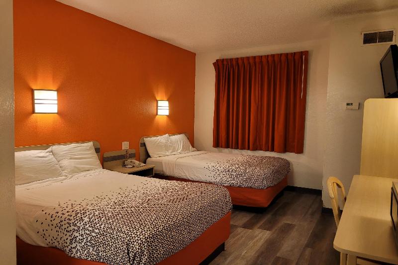 Modern Stay 39 Lakeview By OYO Minonk image 2