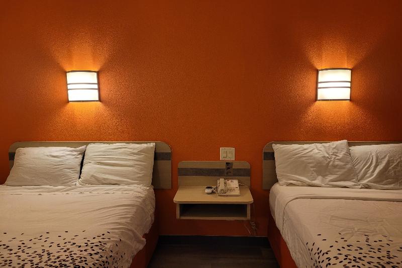 Modern Stay 39 Lakeview By OYO Minonk image 3