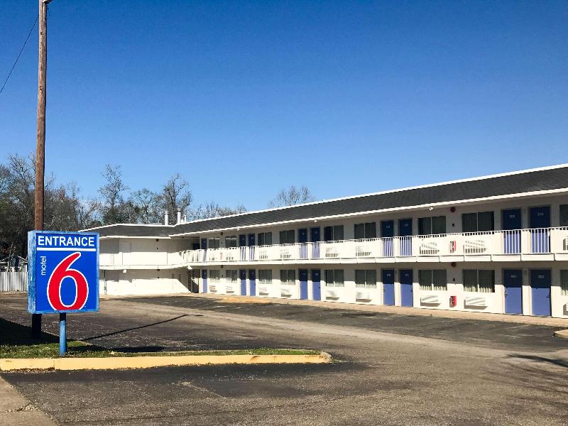 Motel 6 Lufkin, TX image