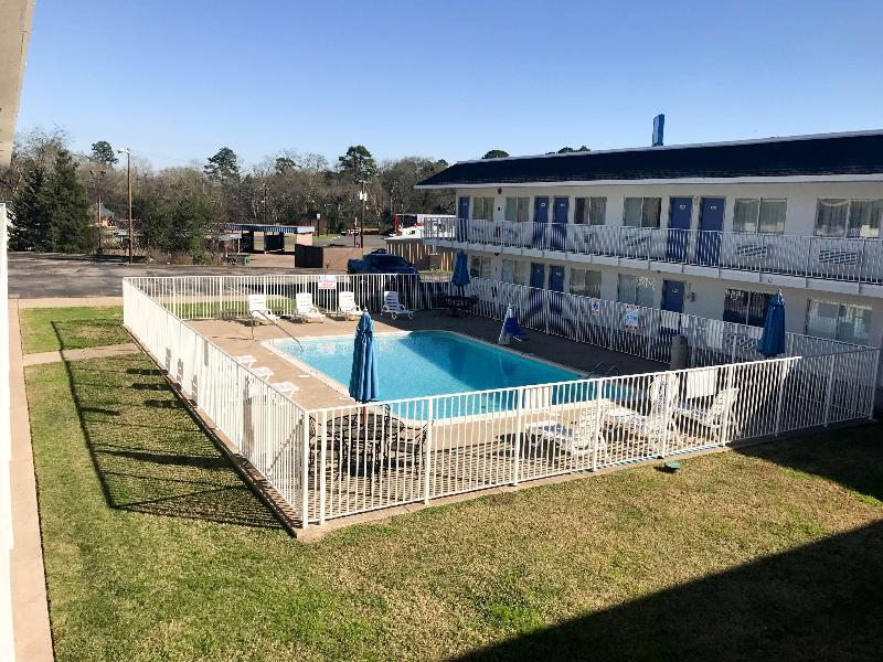 Motel 6 Lufkin, TX image