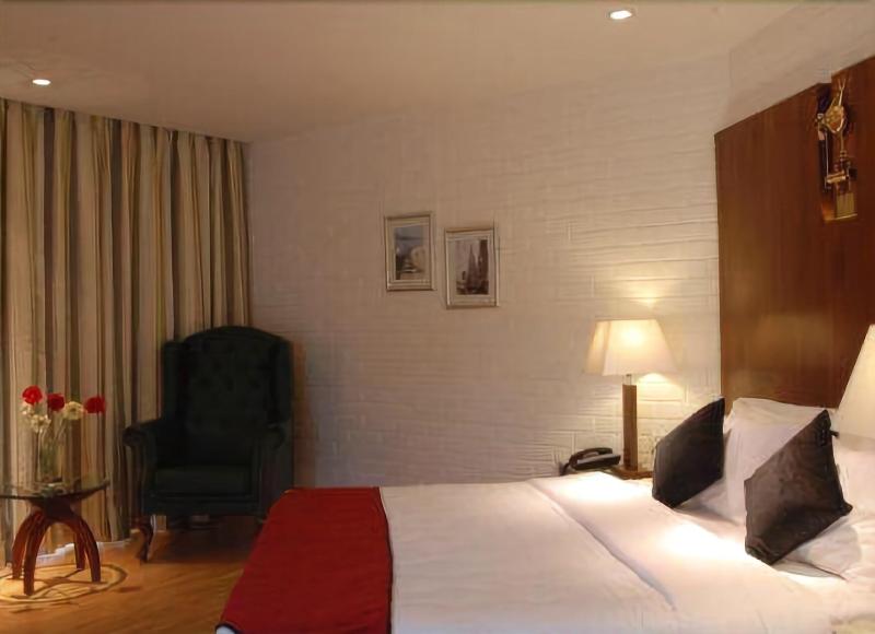 Sfo Hotel And Suites image