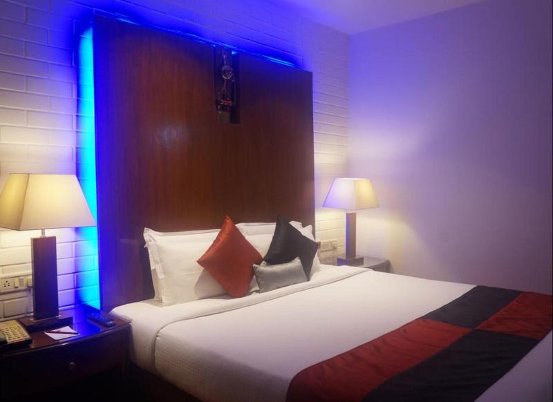 Sfo Hotel And Suites image