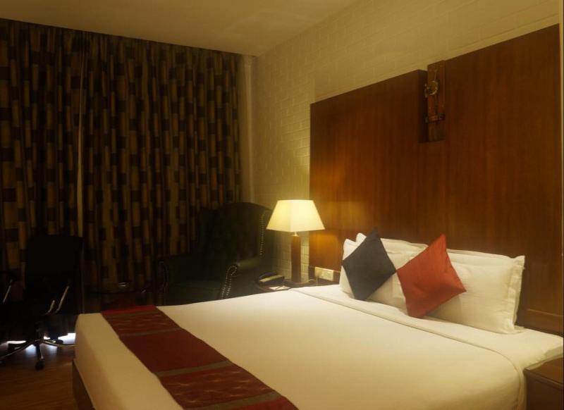 Sfo Hotel And Suites image