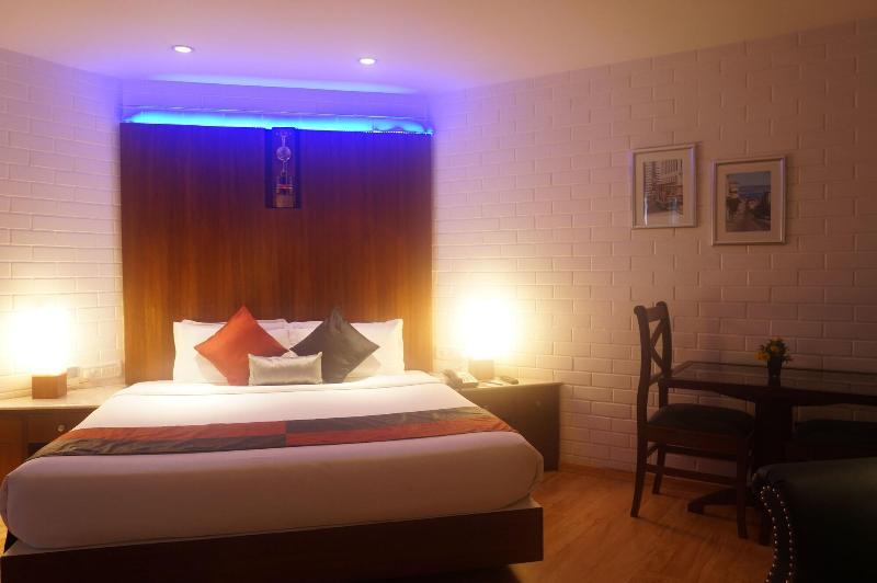 Sfo Hotel And Suites image