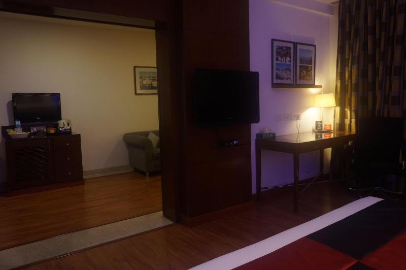Sfo Hotel And Suites image