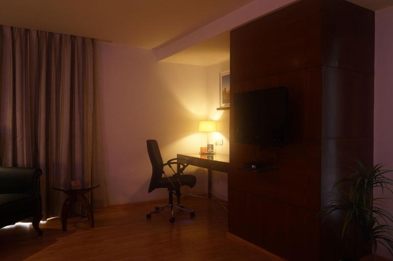 Sfo Hotel And Suites image